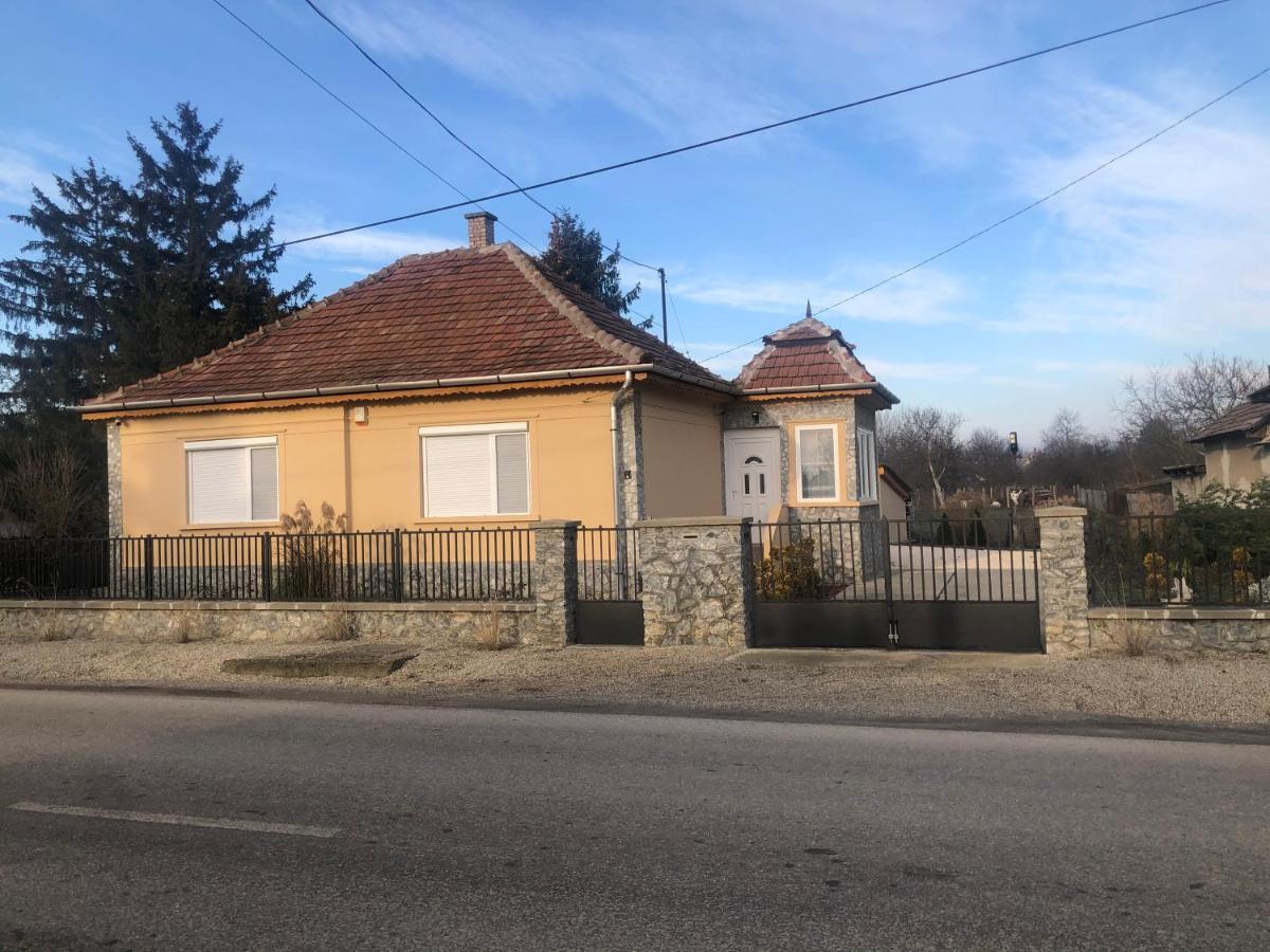 Toerpi Apartman Halmaj Exterior foto