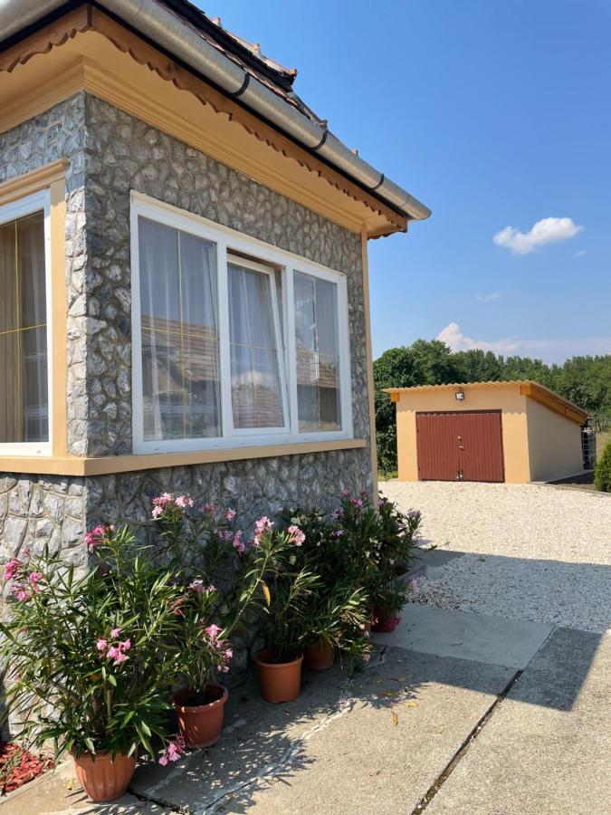 Toerpi Apartman Halmaj Exterior foto