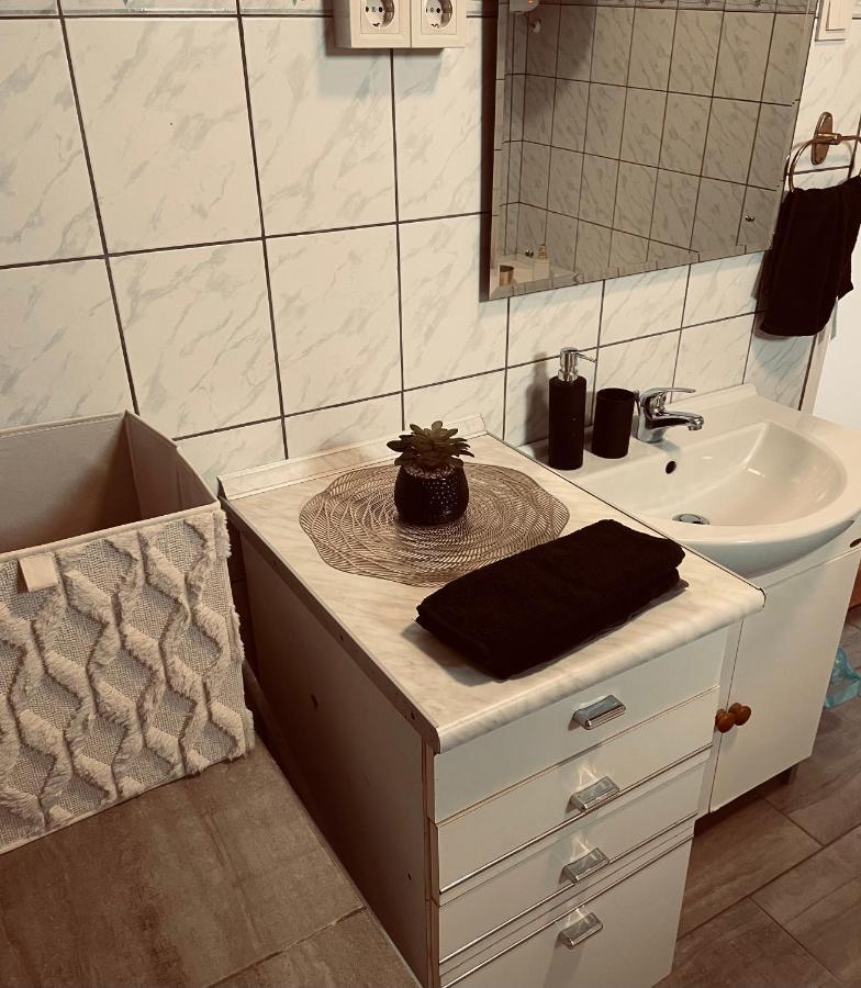 Toerpi Apartman Halmaj Exterior foto